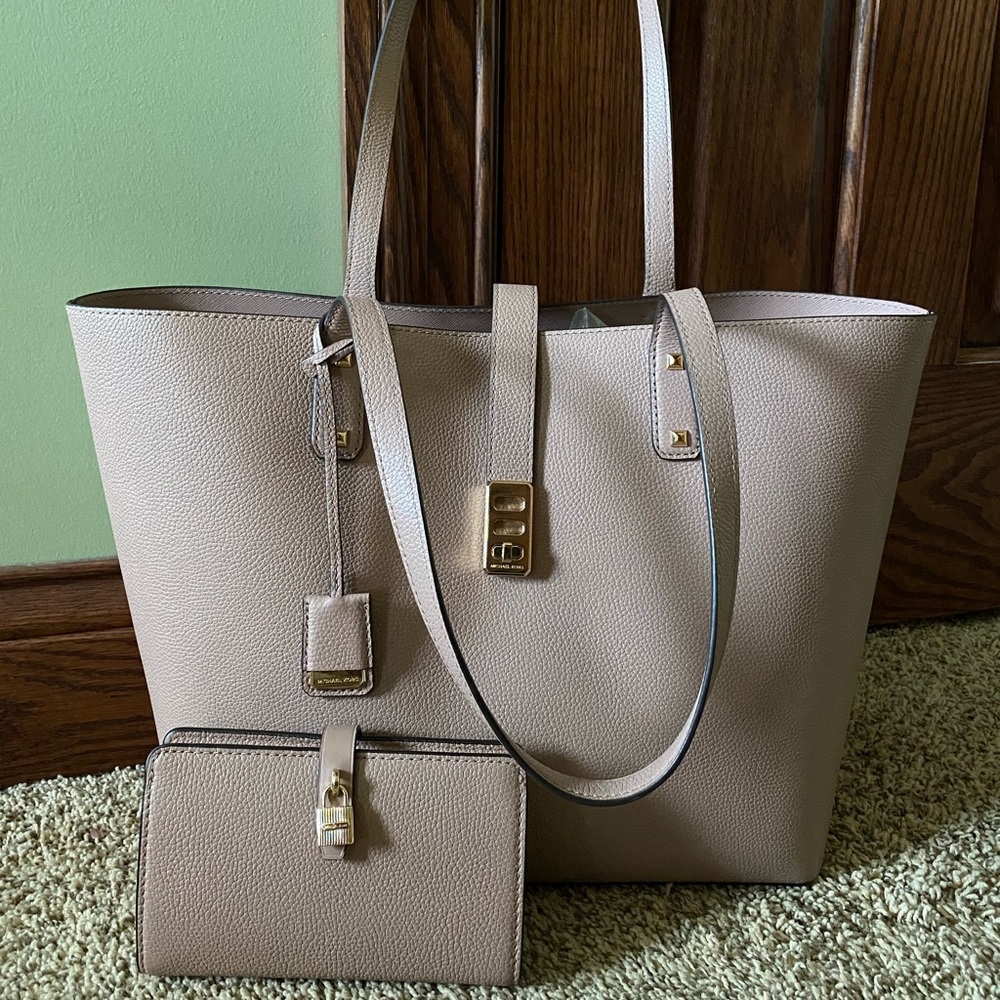 Michael Kors Karson Tote and Wallet